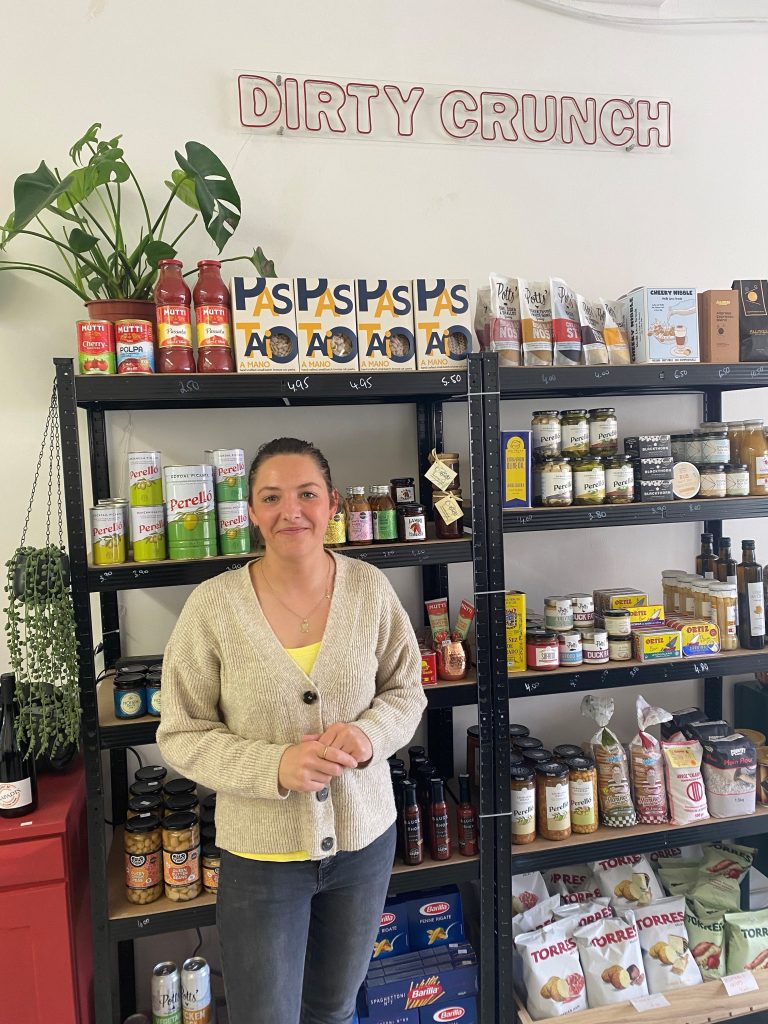 Evita dod Addiscombe kafejnīcu kopienai jaunu Latvijas krīzi